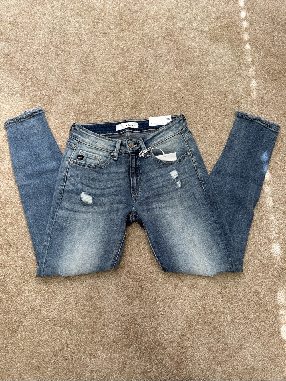 NWT KanCan Kaleigh Distressed Mid Rise Skinny Jeans Size 5/26